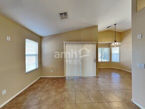 15303 N 162nd Ln in Surprise, AZ - Foto de edificio - Building Photo