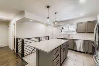 5418 S Huron St, Unit 200 in Littleton, CO - Building Photo - Building Photo