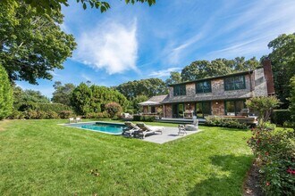 29 Harris Ln in Southampton, NY - Building Photo - Building Photo