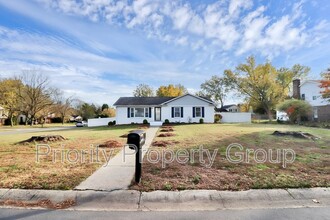 12024 Antebellum Dr in Charlotte, NC - Foto de edificio - Building Photo