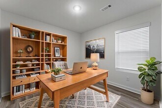 101 NW Granny Smith St in Gentry, AR - Building Photo - Building Photo
