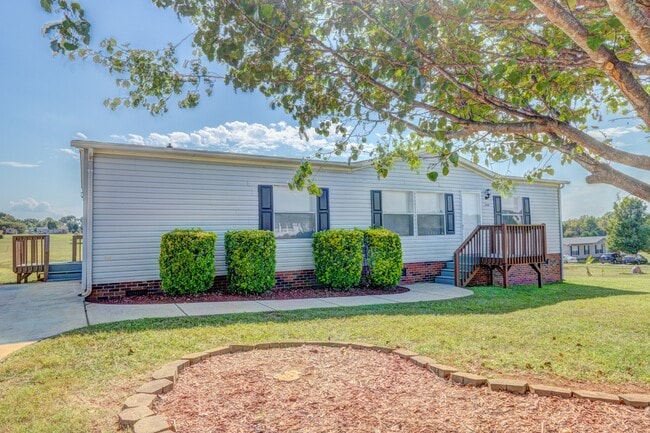 property at 3569 Oakdale Dr