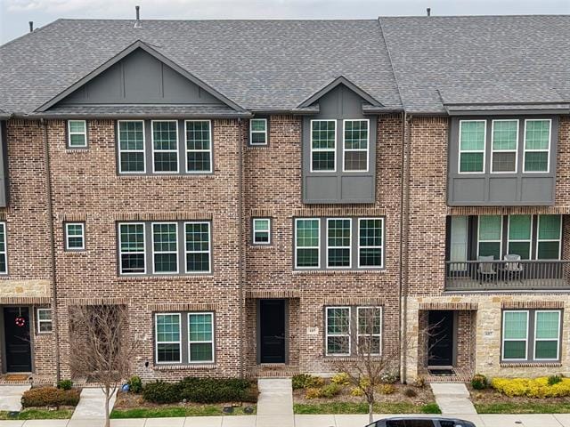 685 Vista Del Lago Dr