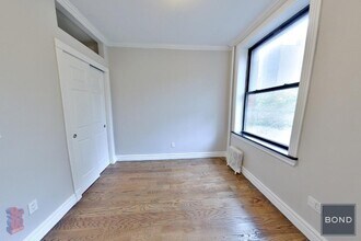 330 E 35th St in New York, NY - Building Photo - Building Photo