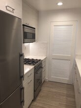 8600 Burton Way in Los Angeles, CA - Building Photo - Building Photo