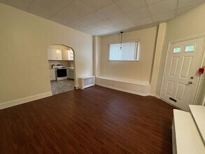 1121 Tasker St in Philadelphia, PA - Building Photo - Building Photo