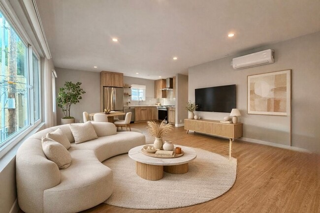 property at 1307 Tamarind Ave