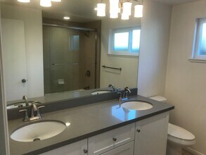 21162 Lockhaven Cir in Huntington Beach, CA - Building Photo - Building Photo