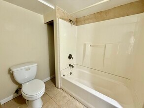 8 Brandley Rd in Watertown, MA - Building Photo - Building Photo