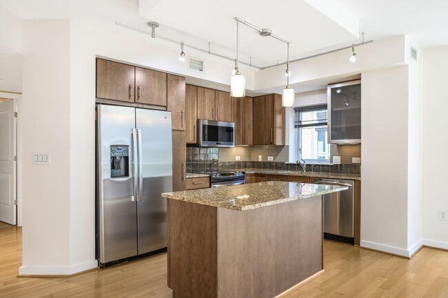 1025 First St SE in Washington, DC - Building Photo - Building Photo