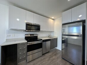 940 W Winona St in Chicago, IL - Building Photo - Building Photo