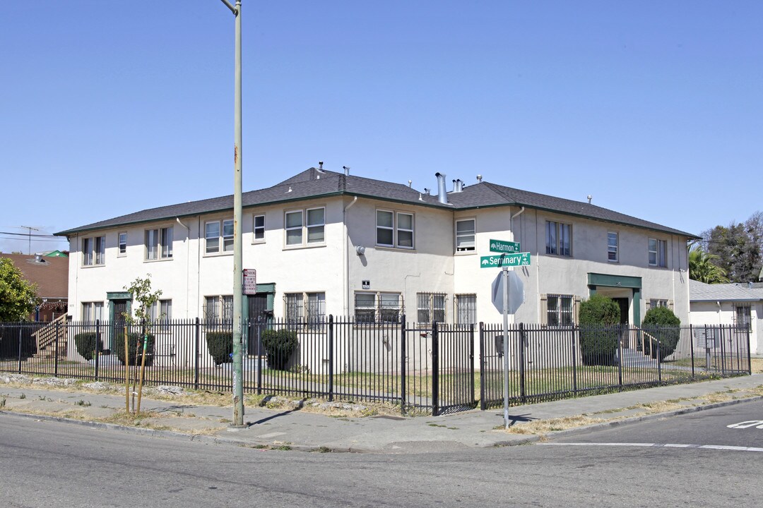 1967 Seminary Ave in Oakland, CA - Building Photo