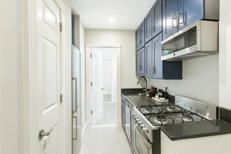 382 E 10th St in New York, NY - Building Photo - Building Photo