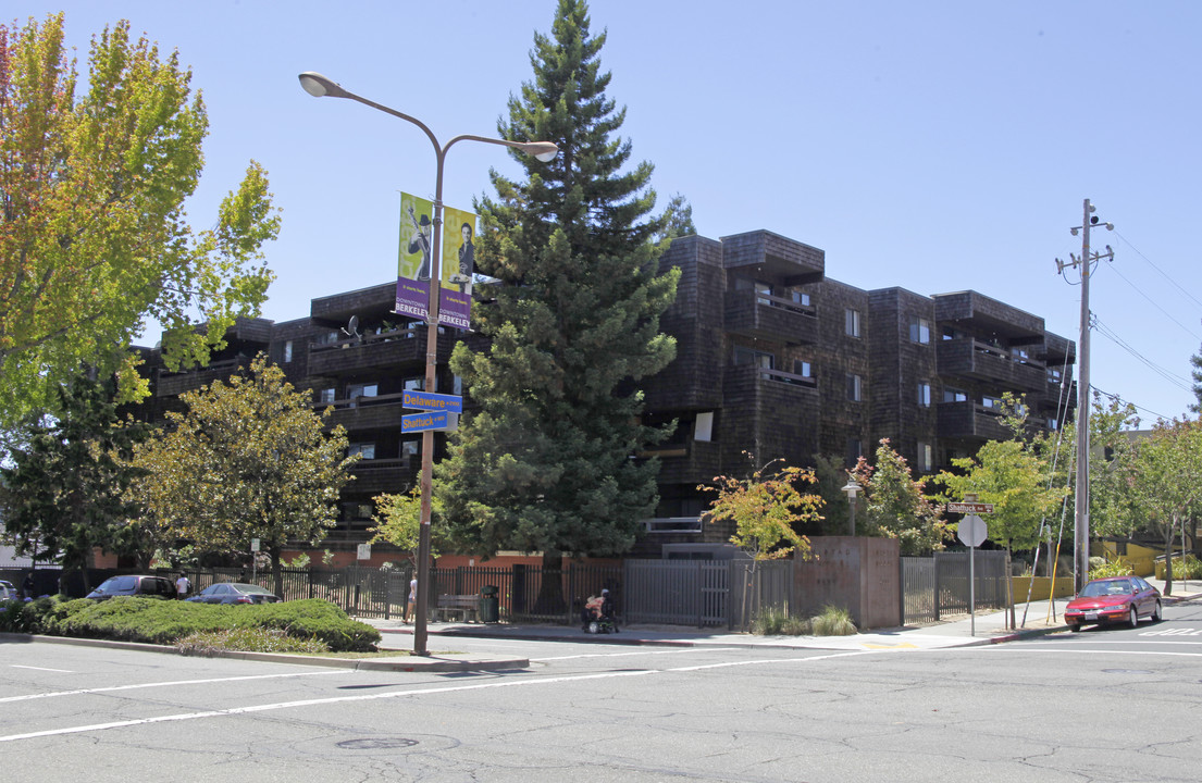 Amistad House in Berkeley, CA - Building Photo