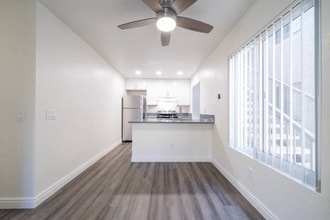 343 Autumn Dr in San Marcos, CA - Building Photo - Building Photo