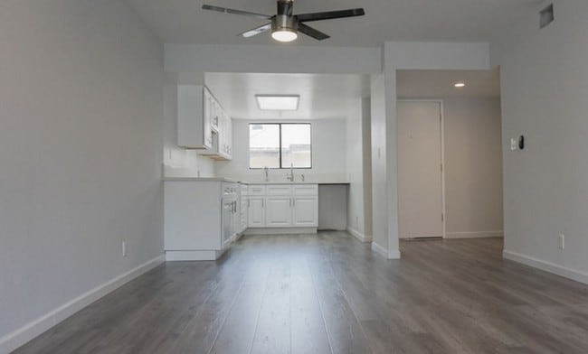 property at 620 W Hyde Park Blvd