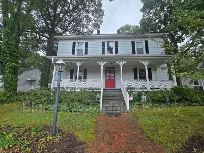 property at 918 Franklin St SW