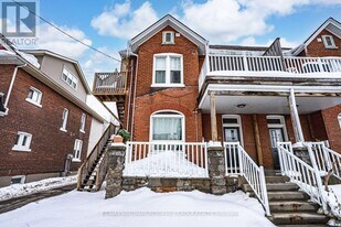 42 Toronto St in Barrie, ON - Building Photo