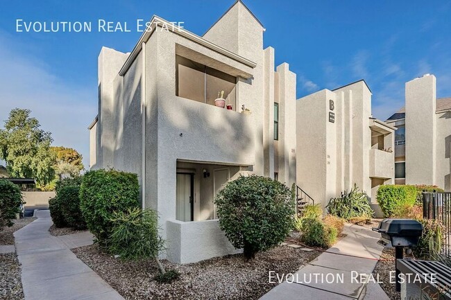 7502 E Thomas Rd in Scottsdale, AZ - Building Photo - Building Photo