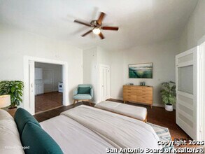 319 Army Blvd in San Antonio, TX - Foto de edificio - Building Photo