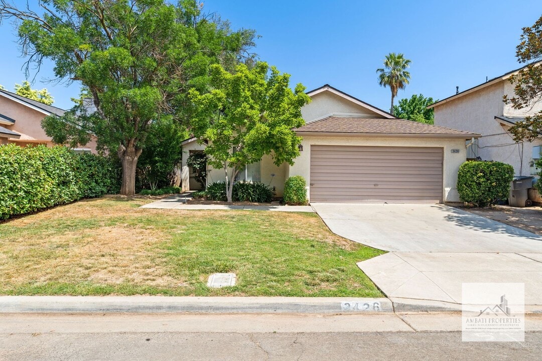 3426 W Dovewood Ave in Fresno, CA - Building Photo