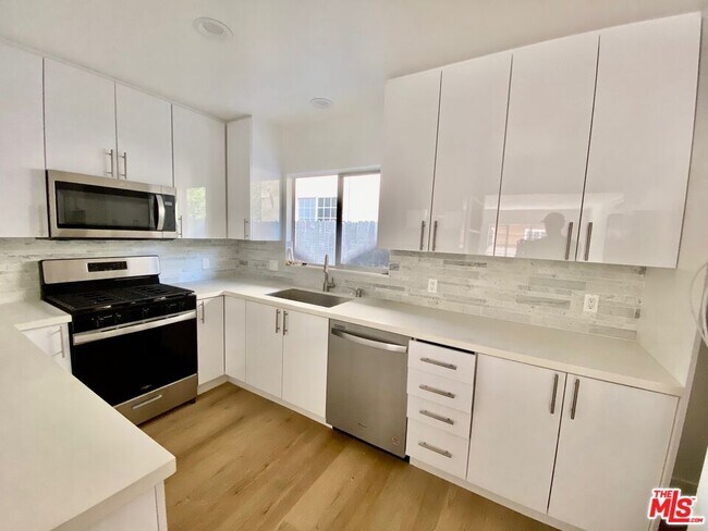 6207 Banner Ave in Los Angeles, CA - Building Photo - Building Photo
