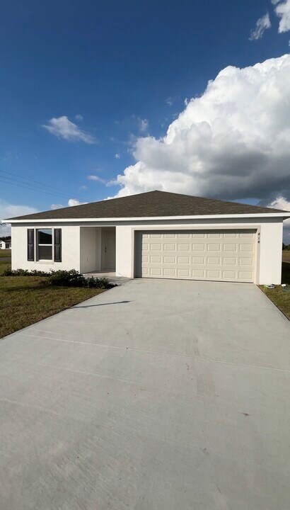 414 NW 12th St in Okeechobee, FL - Building Photo