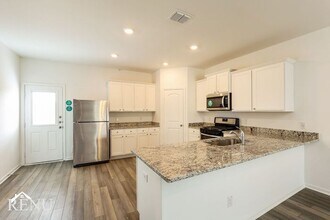 18421 Allen Welch Dr in Elgin, TX - Building Photo - Building Photo