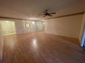 4151 NW 41st St in Lauderdale Lakes, FL - Building Photo - Building Photo