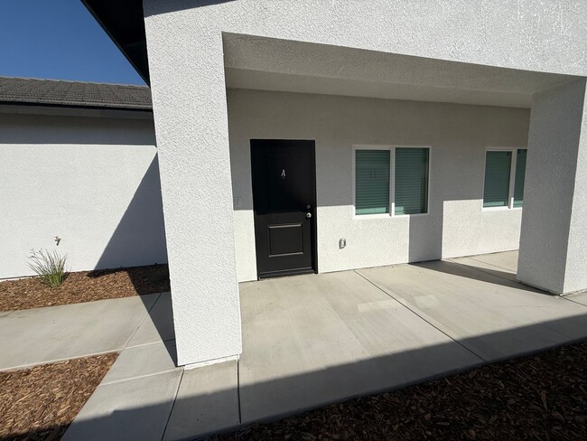 9007 Canyon St in Bakersfield, CA - Building Photo - Building Photo