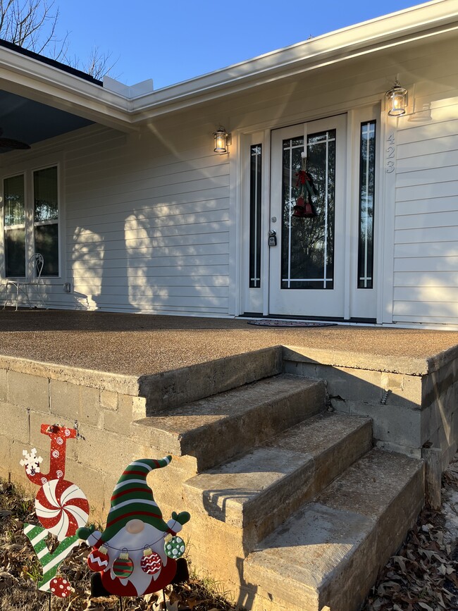 property at 423 Fairmont Ave