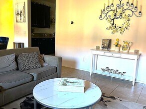 250 Paseo Bravo in Palm Desert, CA - Building Photo - Building Photo