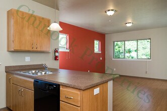 585 E 14th Ave in Eugene, OR - Building Photo - Building Photo