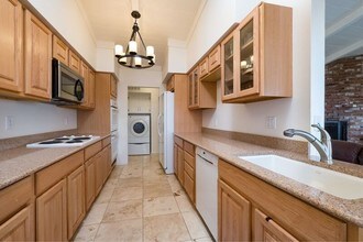 845 Wave St in Monterey, CA - Foto de edificio - Building Photo