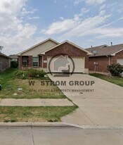2201 Sweetwood Dr in Fort Worth, TX - Building Photo