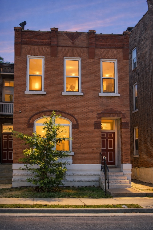 property at 1928 Winnebago St