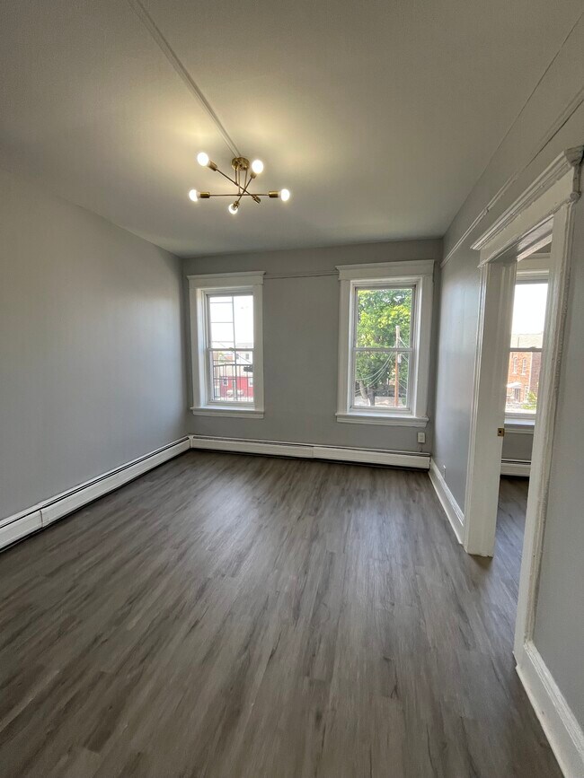 1595 John F Kennedy Blvd, Unit 4 in Jersey City, NJ - Building Photo - Building Photo