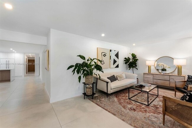 420 SW 19th Rd in Miami, FL - Building Photo - Building Photo