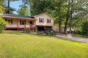 3820 Menloe Way in Snellville, GA - Building Photo