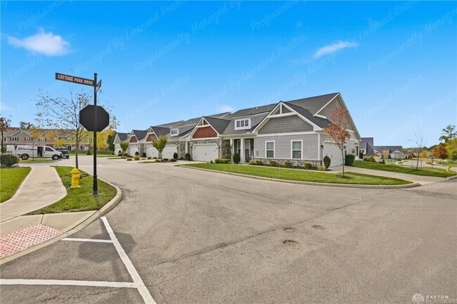 629 Bungalow Ct in Beavercreek, OH - Building Photo - Building Photo