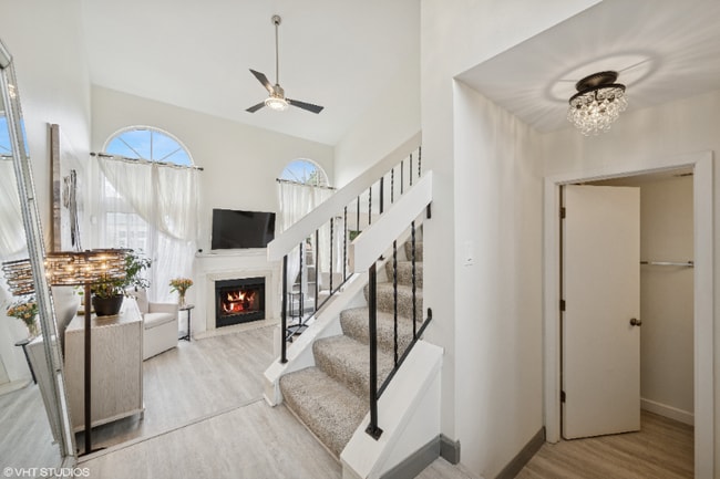 707 Sturnbridge Ln in Schaumburg, IL - Building Photo - Building Photo