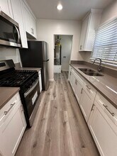 655 Rose Ave in Venice, CA - Building Photo - Building Photo