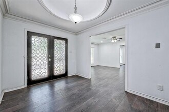 5319 S Braeswood Blvd in Houston, TX - Building Photo - Building Photo