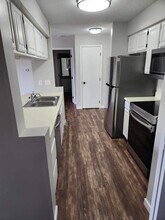 Village Green Apartments- 4532 Douglas in Des Moines, IA - Building Photo - Building Photo