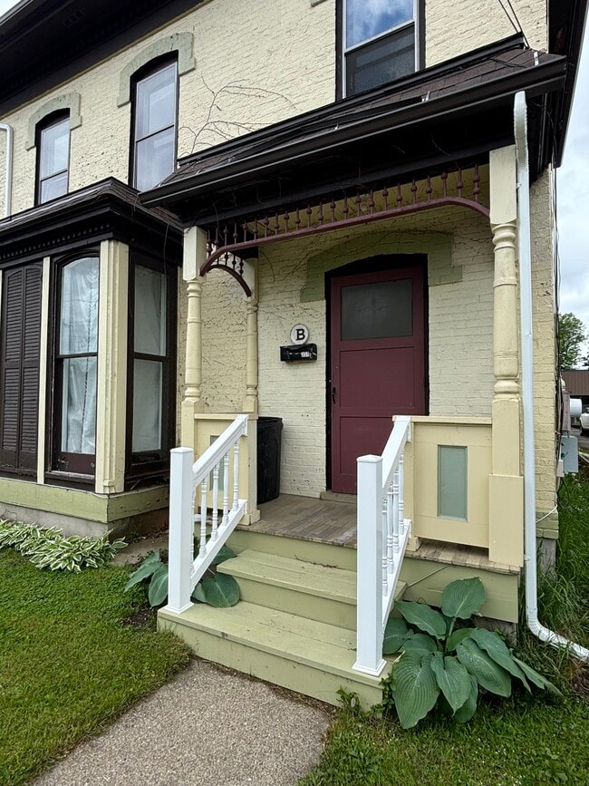 357 College Ave in Elmira, NY - Building Photo - Building Photo