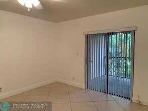 12244 Royal Palm Blvd in Coral Springs, FL - Building Photo - Building Photo