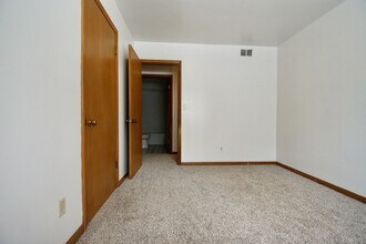 407 4th Ave E in West Fargo, ND - Building Photo - Building Photo