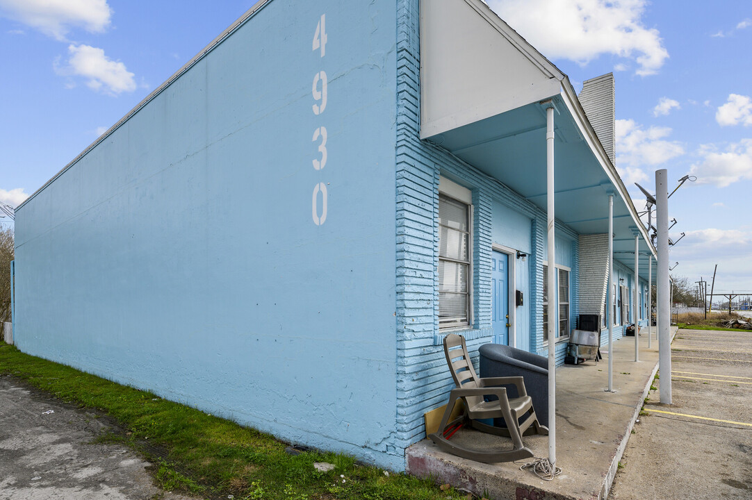 4930 Apartments in Texas City, TX - Building Photo