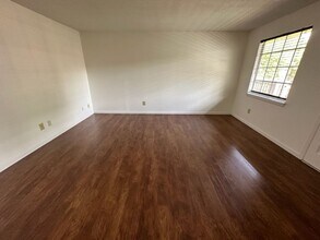 3830 Country Club Rd in Winston-Salem, NC - Building Photo - Building Photo