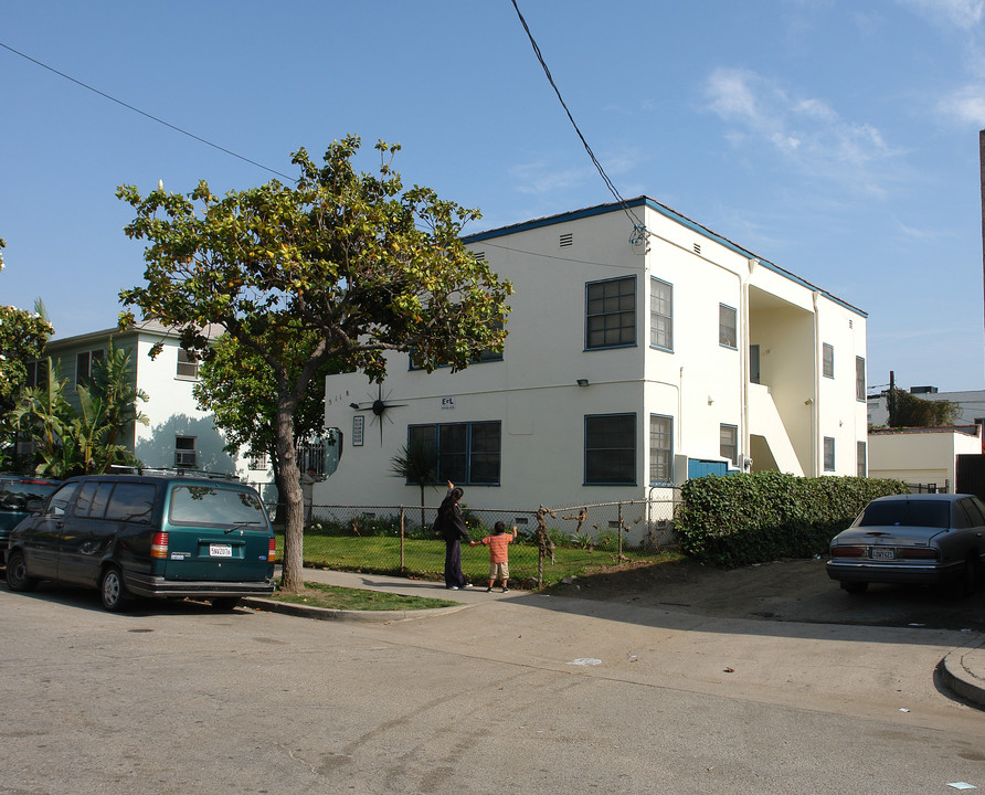 5118 Lemon Grove Ave in Los Angeles, CA - Building Photo